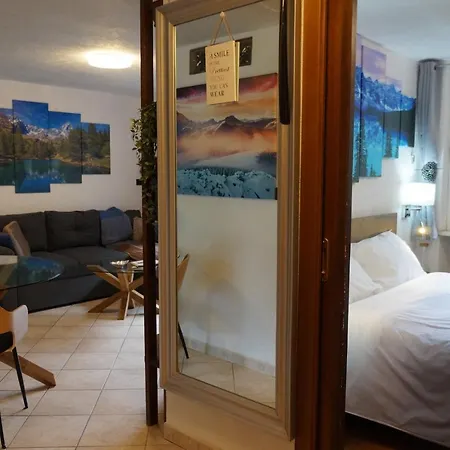 Window On The Mountains * Breuil-Cervinia