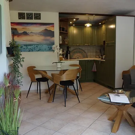 Window On The Mountains 아파트 *